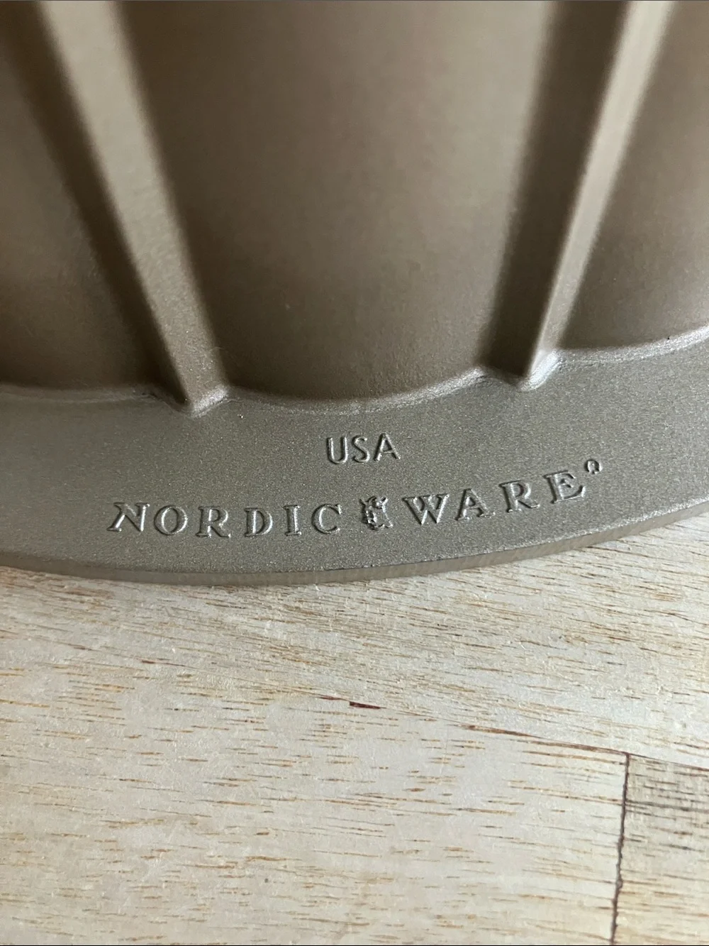 Nordic Ware - Pineapple Upside Down Cake Pan - 9 Cups